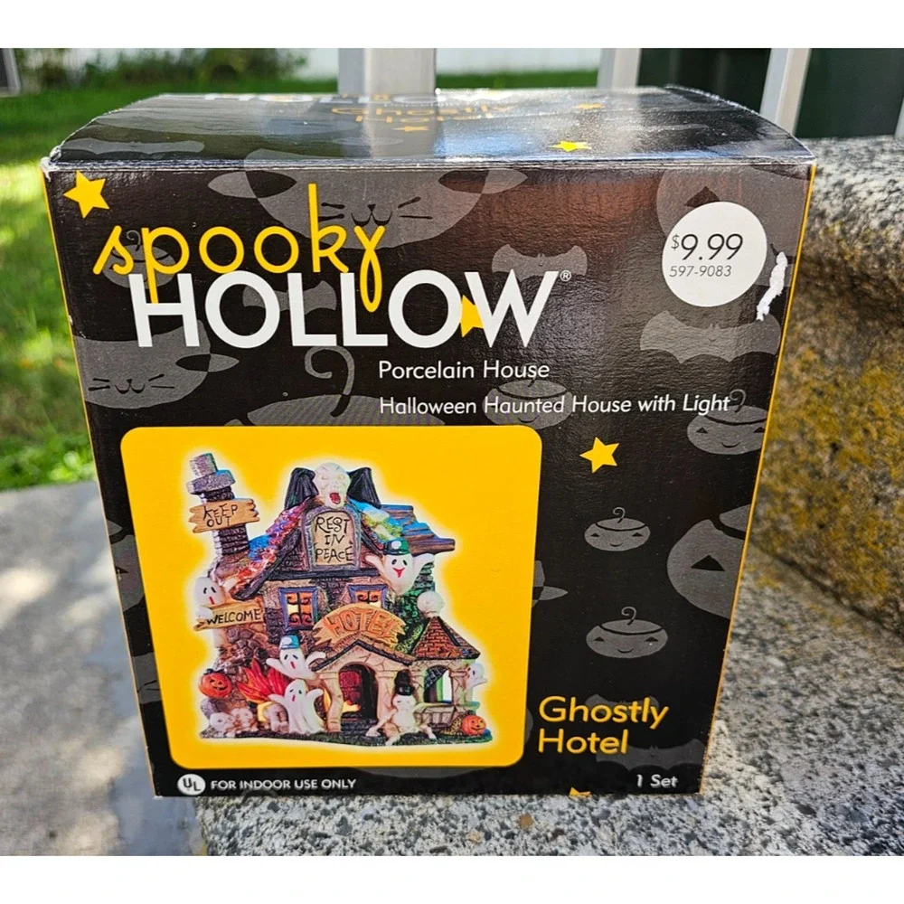 Spooky Hollow Porcelain House Halloween Haunted W/ Light Ghostly Hotel 2002